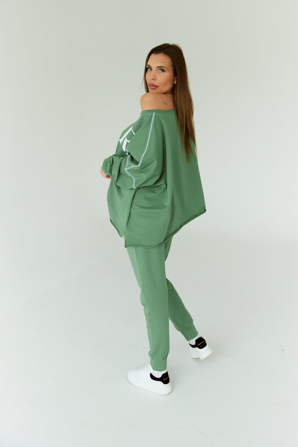 AMORE zöld melegítő