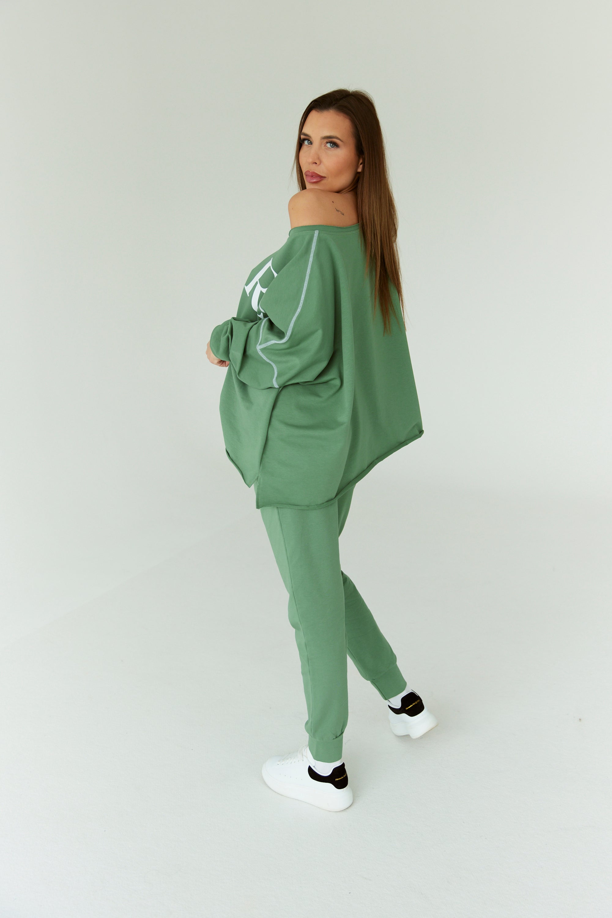 AMORE zöld melegítő