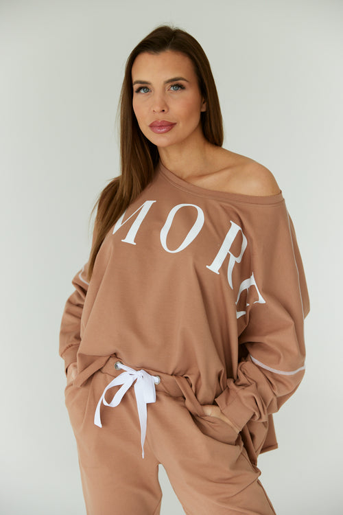 AMORE barna melegítő