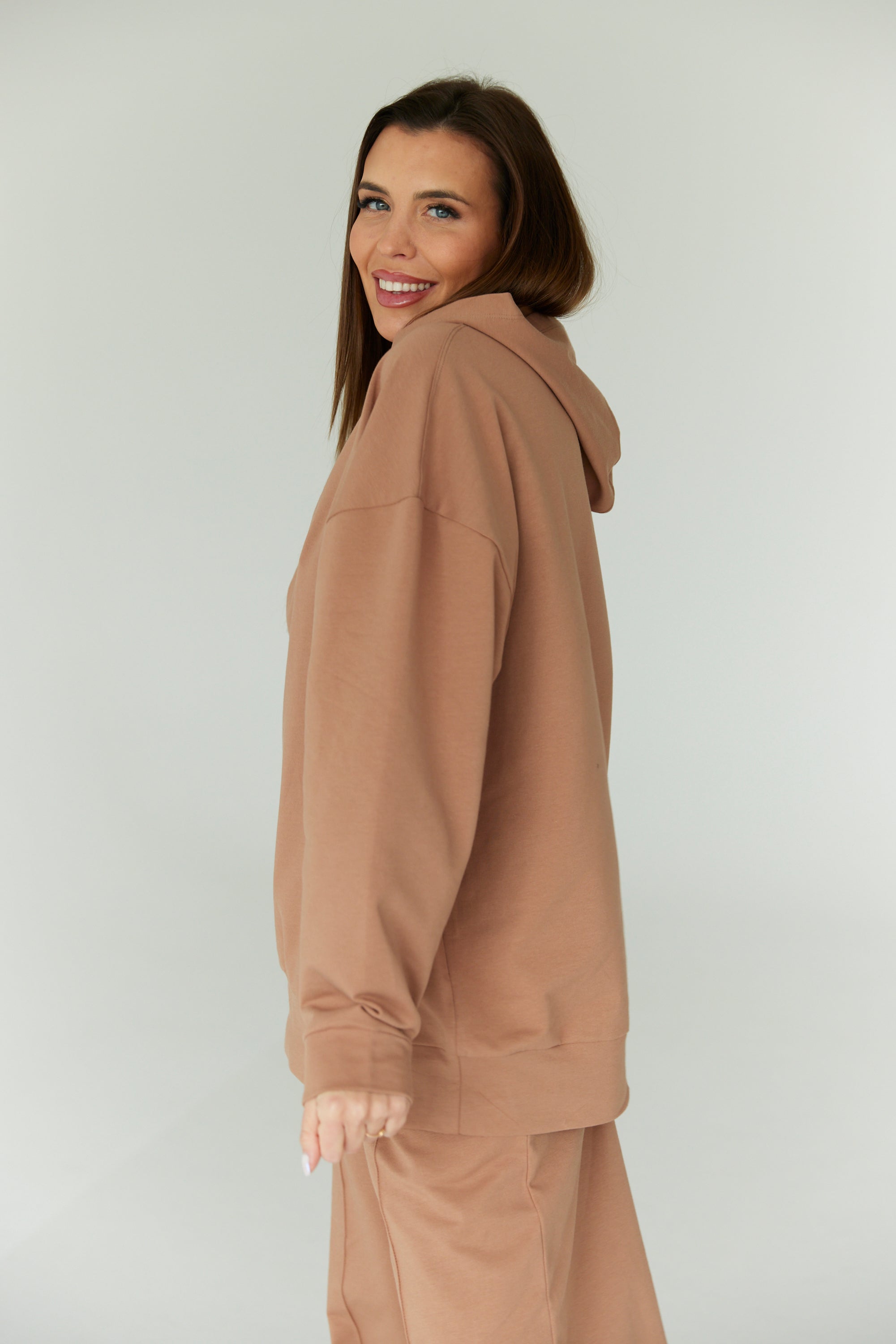 URBAN GRACE barna melegítő